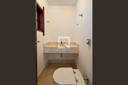 Casa de condomínio para alugar com 450m², 4 quartos e 6 vagasLavabo