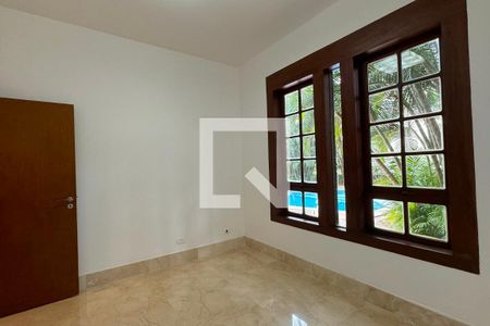 Casa de condomínio para alugar com 450m², 4 quartos e 6 vagasEscritório