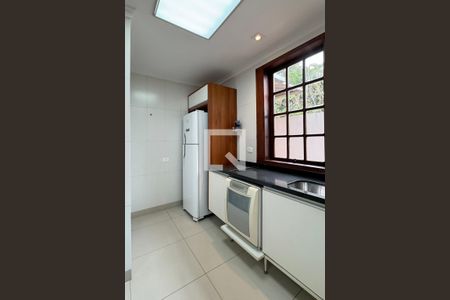 Casa de condomínio para alugar com 450m², 4 quartos e 6 vagasCozinha