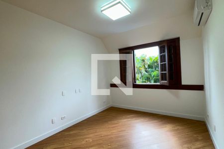 Casa de condomínio para alugar com 450m², 4 quartos e 6 vagasSuíte 2