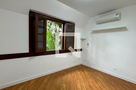 Casa de condomínio para alugar com 450m², 4 quartos e 6 vagasQuarto 3