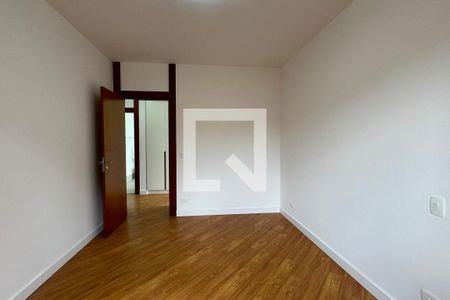 Casa de condomínio para alugar com 450m², 4 quartos e 6 vagasSuíte 1