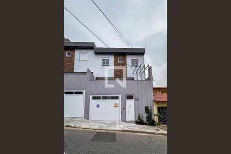 Casa à venda com 164m², 3 quartos e 3 vagas Casa à venda com 164m², 3 quartos e 3 vagasFachada