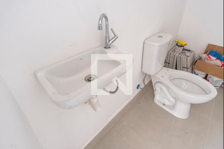 Casa à venda com 164m², 3 quartos e 3 vagas Casa à venda com 164m², 3 quartos e 3 vagasBanheiro da Garagem