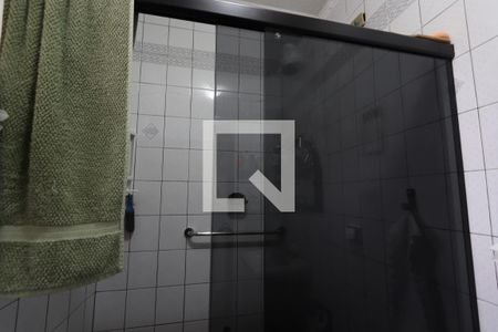 Casa à venda com 427m², 5 quartos e 4 vagasBanheiro da Suíte 1 Casa 2