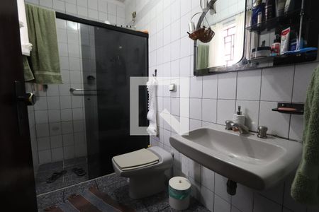 Casa à venda com 427m², 5 quartos e 4 vagasBanheiro da Suíte 1 Casa 2