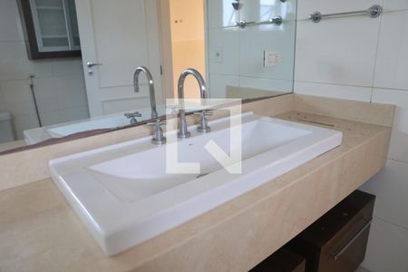 Casa à venda com 189m², 3 quartos e 2 vagasSuíte