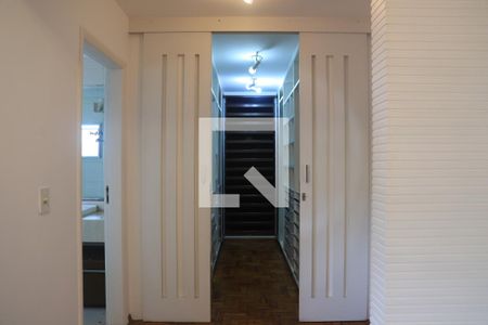 Casa à venda com 189m², 3 quartos e 2 vagasSuíte