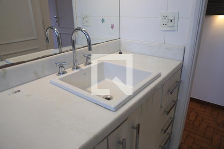 Casa à venda com 189m², 3 quartos e 2 vagasBanheiro Social