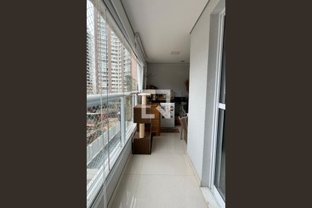 Sacada de apartamento à venda com 2 quartos, 67m² em Melville Empresarial I E Ii, Barueri