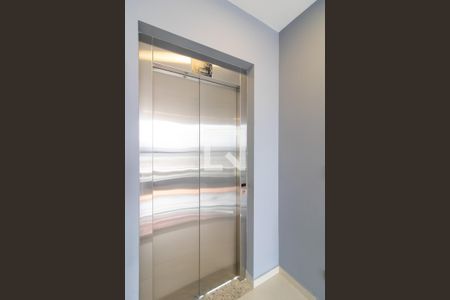 Apartamento à venda com 50m², 2 quartos e 1 vaga Apartamento à venda com 50m², 2 quartos e 1 vagaArea Comum - Elevador