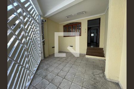Casa para alugar com 120m², 2 quartos e 1 vaga Casa para alugar com 120m², 2 quartos e 1 vagaFachada