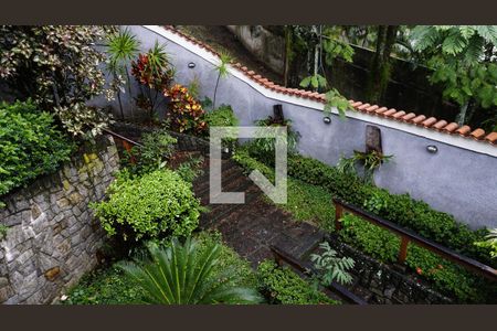 Casa de condomínio para alugar com 460m², 4 quartos e 2 vagasEntrada Lateral - jardim