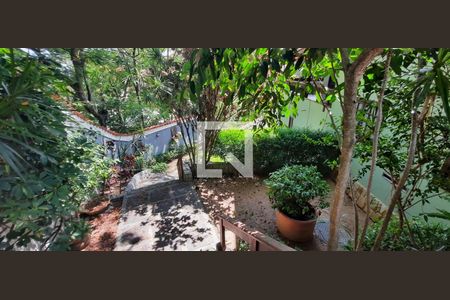 Casa de condomínio para alugar com 460m², 4 quartos e 2 vagas Casa de condomínio para alugar com 460m², 4 quartos e 2 vagasJardim - Casa - lateral