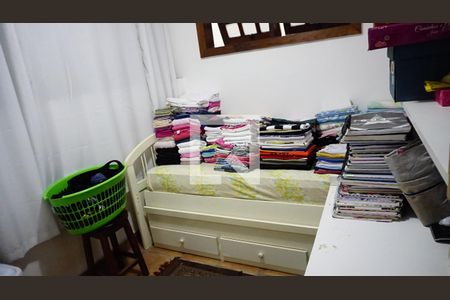 Casa de condomínio para alugar com 460m², 4 quartos e 2 vagasQuarto 01