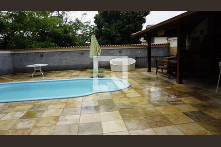 Casa de condomínio para alugar com 460m², 4 quartos e 2 vagasPiscina