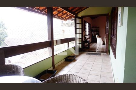 Casa de condomínio para alugar com 460m², 4 quartos e 2 vagasVaranda - Sala