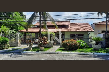 Casa de condomínio para alugar com 460m², 4 quartos e 2 vagas Casa de condomínio para alugar com 460m², 4 quartos e 2 vagasFachada da Casa