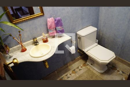 Casa de condomínio para alugar com 460m², 4 quartos e 2 vagasLavabo