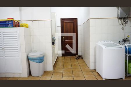 Casa de condomínio para alugar com 460m², 4 quartos e 2 vagasArea de Serviço