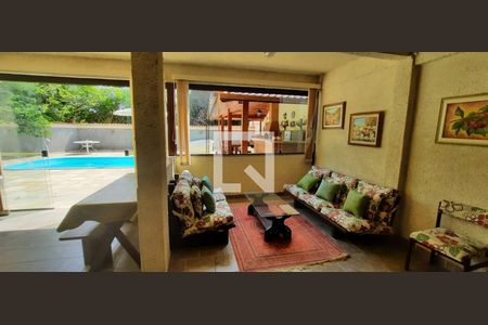 Casa de condomínio para alugar com 460m², 4 quartos e 2 vagas Casa de condomínio para alugar com 460m², 4 quartos e 2 vagasÁrea comum