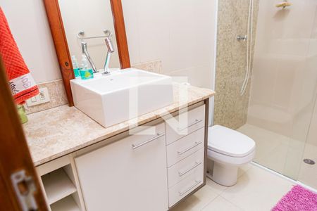 Casa à venda com 158m², 3 quartos e 2 vagasBanheiro