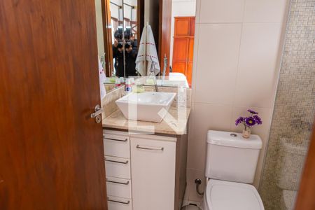 Casa à venda com 158m², 3 quartos e 2 vagasBanheiro do Quarto 1
