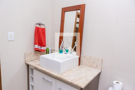 Casa à venda com 158m², 3 quartos e 2 vagasBanheiro