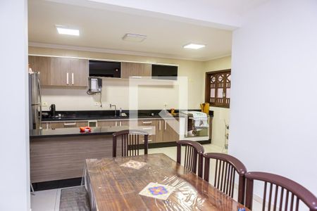 Sala de casa à venda com 3 quartos, 158m² em Burgo Paulista, São Paulo