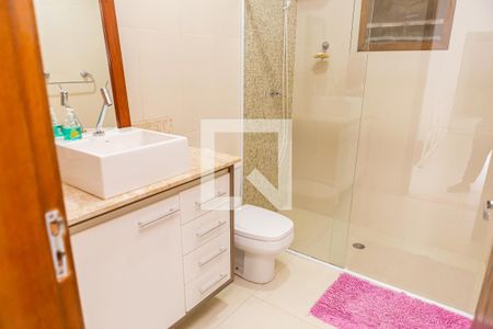 Casa à venda com 158m², 3 quartos e 2 vagasBanheiro