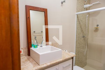 Casa à venda com 158m², 3 quartos e 2 vagasBanheiro