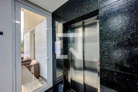 Apartamento à venda com 40m², 1 quarto e 1 vagaPlaquinha