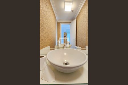 Apartamento à venda com 107m², 2 quartos e 2 vagasBanheiro 2