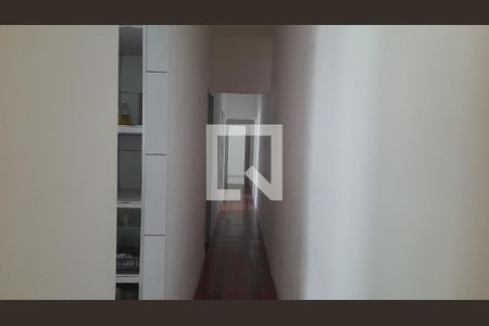 Casa para alugar com 200m², 3 quartos e 3 vagas Casa para alugar com 200m², 3 quartos e 3 vagasCorredor