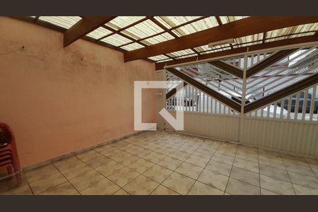 Garagem de casa para alugar com 3 quartos, 200m² em Vila Tupi, Praia Grande