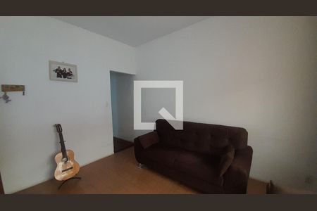 Casa para alugar com 200m², 3 quartos e 3 vagas Casa para alugar com 200m², 3 quartos e 3 vagasSala