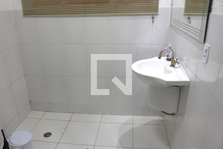 Casa à venda com 270m², 4 quartos e 3 vagasBanheiro 1