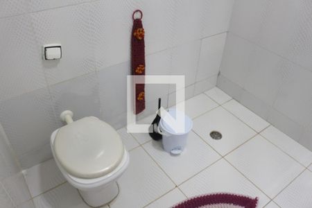 Casa à venda com 270m², 4 quartos e 3 vagasBanheiro 1