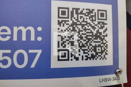 Casa à venda com 270m², 4 quartos e 3 vagas Casa à venda com 270m², 4 quartos e 3 vagasPlaquinha