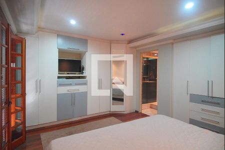 Casa à venda com 630m², 3 quartos e 2 vagasSuíteSuíte