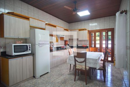 Casa à venda com 630m², 3 quartos e 2 vagasCozinha