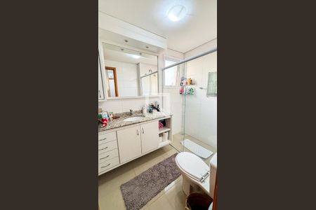 Apartamento à venda com 139m², 4 quartos e 4 vagasBanheiro da Suíte 1