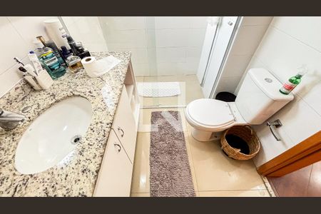 Apartamento à venda com 139m², 4 quartos e 4 vagasBanheiro da Suíte 1