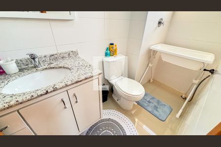 Apartamento à venda com 139m², 4 quartos e 4 vagasBanheiro da Suíte 2