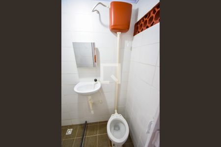 Casa para alugar com 30m², 1 quarto e sem vaga Casa para alugar com 30m², 1 quarto e sem vagaBanheiro