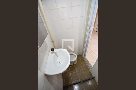 Casa para alugar com 30m², 1 quarto e sem vaga Casa para alugar com 30m², 1 quarto e sem vagaBanheiro