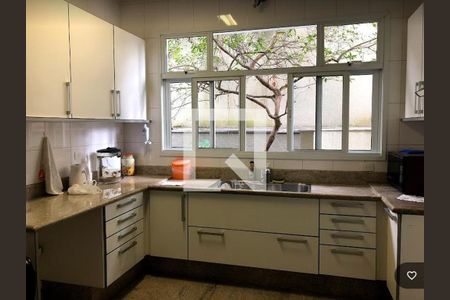 Casa à venda com 700m², 4 quartos e 6 vagas