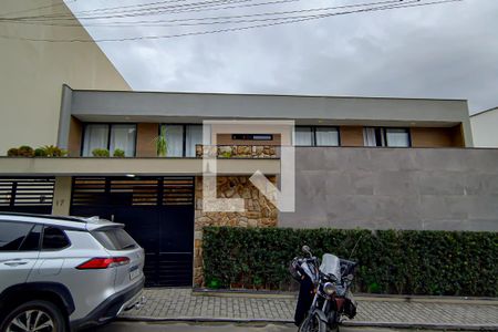 Casa à venda com 230m², 4 quartos e 2 vagasfachada casa