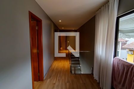 Casa à venda com 230m², 4 quartos e 2 vagascorredor