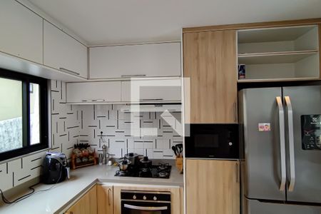 Casa à venda com 230m², 4 quartos e 2 vagascozinha